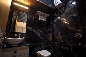 Casa de campo Premium | Baño | Artículos de higiene personal gratuitos, toallas, jabón y champú