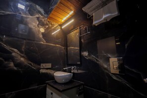 Articles de toilette gratuits, chaussons, serviettes fournies, savon