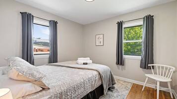 4 bedrooms, WiFi, bed sheets