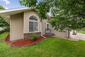 Exterior - Townhouse, Fenced Yard 2bd 2Bath (Rapid City)