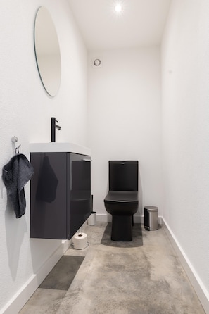 Apartment | Bathroom