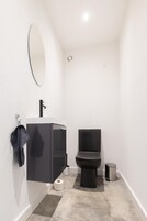 Apartment | Bathroom