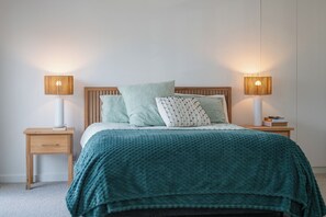 4 bedrooms, WiFi, bed sheets