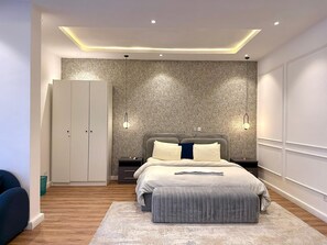 Deluxe Apartment, Balcony | Iron/ironing board, free WiFi, wheelchair access - Wonderpark-FQR5 (Lekki)