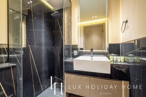 Studio, Balkon, Kanalblick | Badezimmer
