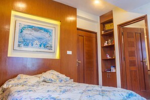 4 chambres, fer et planche à repasser, Wi-Fi, draps fournis