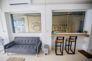 Quầy tiếp tân