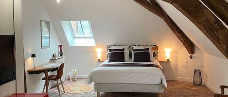 Quarto superluxo | Wi-Fi de cortesia, roupa de cama