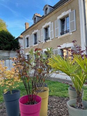 Front of property - Le Petit Monde de Molly (Toucy)