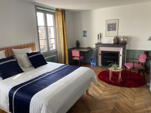 Habitació doble Deluxe, vistes a la ciutat | Wifi gratuïta