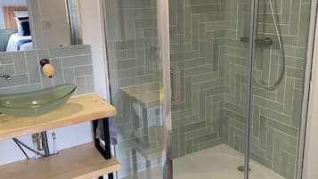 Habitación doble Deluxe, vista a la ciudad | Baño