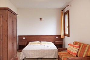 2 bedrooms, individually furnished, bed sheets