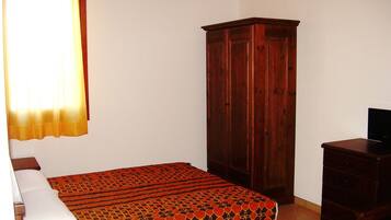 2 bedrooms, individually furnished, bed sheets