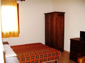 Comfort House, 2 Bedrooms | 2 bedrooms, individually furnished, bed sheets