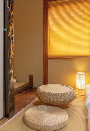 Comfort Villa, Non Smoking, Balcony | Living area | 43-inch TV with cable channels - TabiTime Sumiyoshikamikakushi (Osaka)