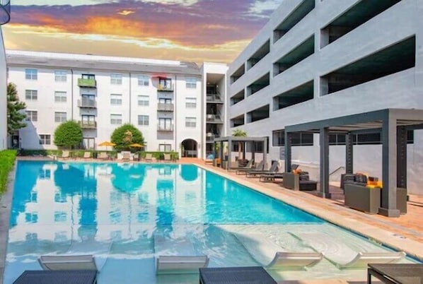 Pool - Scandinavian Apt Near Downtown Dallas Design District | 1 BR, 1BT, sleeps upto 5 (Dallas, TX, 75219)