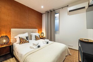 2 bedrooms, iron/ironing board, Internet, bed sheets