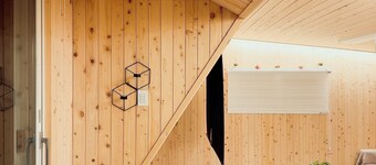 Shiny Picnic: Loft Hideaway with Terrace & Lotte Tower View / 5Beds