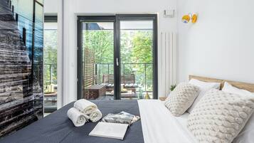 Comfort Apartment, Balcony, City View | Blackout drapes, soundproofing, iron/ironing board, free WiFi