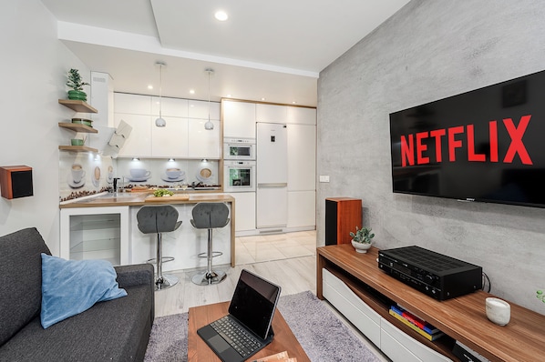 Comfort Apartment, Balcony, City View | Blackout drapes, iron/ironing board, cribs/infant beds, free WiFi - Lumina spacious apartments in Warsaw (Warsaw)