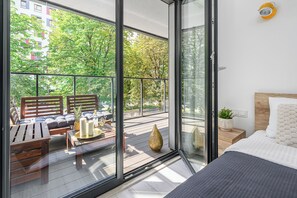 Comfort Apartment, Balcony, City View | Blackout curtains, iron/ironing board, cots/infant beds, free WiFi - Lumina spacious apartments in Warsaw (Warsaw)