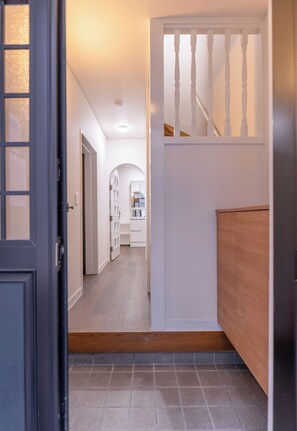 コンフォート ヴィラ 禁煙 | 遮光カーテン、WiFi (無料)、ベッドシーツ