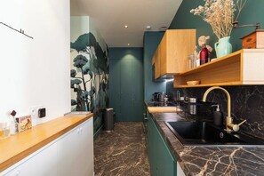 Mikrobølgeovn, ovn, kogeplade, kaffe-/temaskine