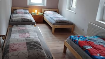 3 bedrooms, free WiFi, bed sheets