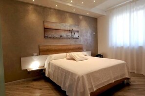 2 عدّة غرف نوم وسرير سفر وواي فاي مجانًا وملاءات أسرّة