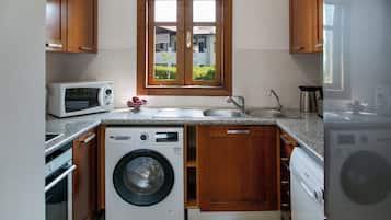 Microondas, horno, lavavajillas y tostadora