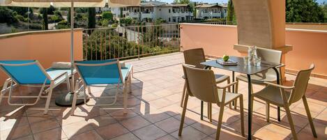 تناول الطعام بالخارج