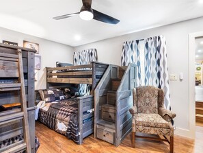 4 bedrooms, iron/ironing board, travel crib, free WiFi