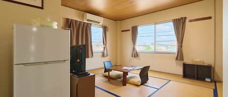 Japanese-style Twin Room , Smoking, Shared Bathroom (for 1 pax)