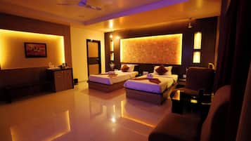 Standard Suite | Minibar, in-room safe, iron/ironing board, free WiFi