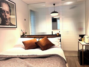 1 室のベッドルーム、アイロン / アイロン台、WiFi (無料)、ベッドシーツ