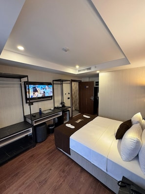Deluxe Single Room, City View | Egyptian cotton sheets, premium bedding, in-room safe, desk - GNC AIRPORT HOTEL (Arnavutkoy)
