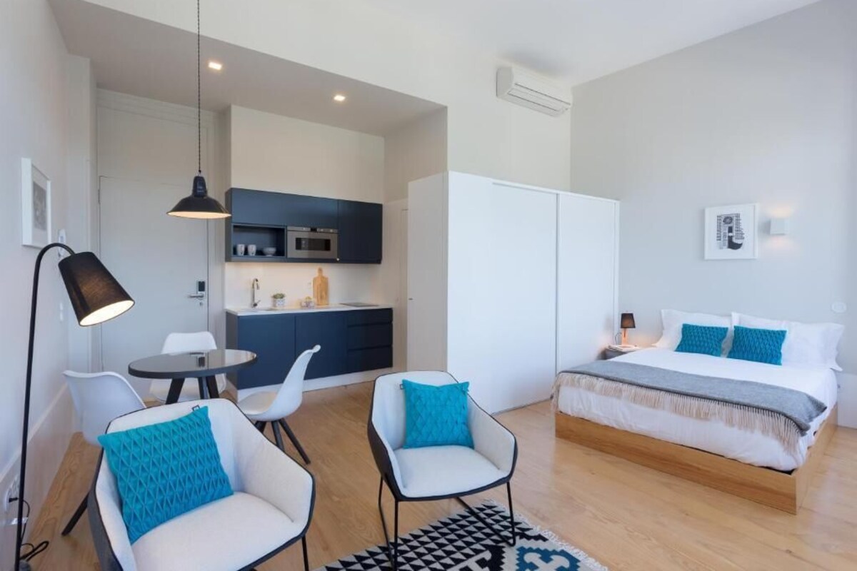 Estudio, vista al río | Cortinas blackout, tabla de planchar con plancha y wifi gratis
