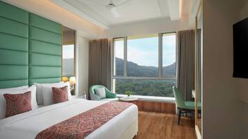 In-room safe, iron/ironing board, free WiFi