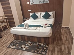 Standard Room | Premium bedding, down comforters, soundproofing, iron/ironing board - Hotel Pranjal Inn (Danapur)