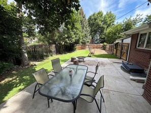 Outdoor dining - 6 bedrooms + office + fireplace + firepit + outdoor dining (Arvada)