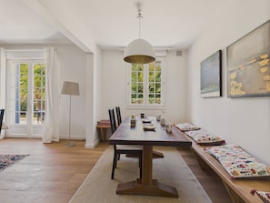 Dining - 650m from the sea – Large house for 10 with pool (Le Pouliguen)