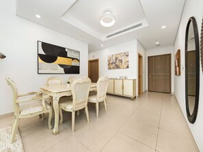 Dining - Luxury 2BR near Burj Khalifa with Rooftop Pool, City & Canal Views, Free Parking (Dubai)