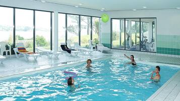 Apartemen | Kolam renang | Kolam renang indoor dan kolam renang outdoor