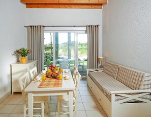 Apartment | Dining