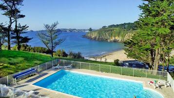 Apartment | Pool | Indoor pool, outdoor pool