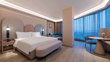 Executive Room, 1 Katil Raja (King)