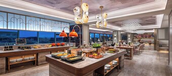 Mercure Nantong Suxitong Riverside