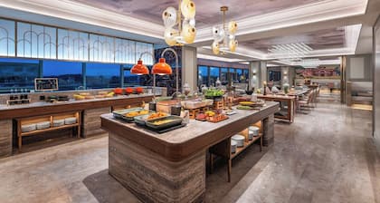 Mercure Nantong Suxitong Riverside