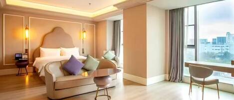 Superior Suite, 1 King Bed | Premium bedding, down comforters, memory foam beds, free minibar