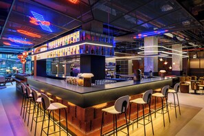 Bar (on property) - You Hotel Budapest - Handwritten Collection (Budapest)